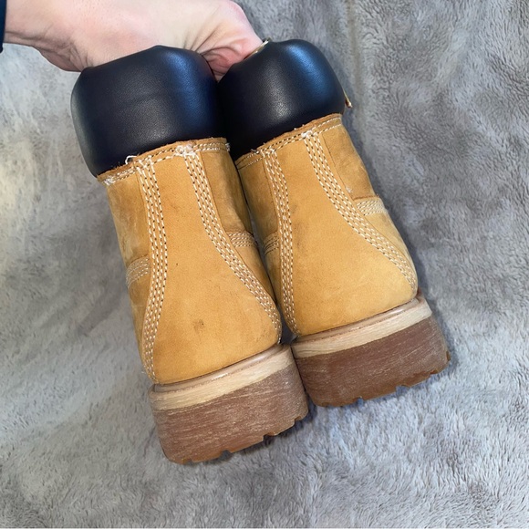 Levis | Tan Suede Boots - Picture 5 of 7